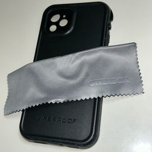 iPhone 12 Lifeproof case